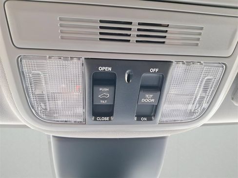 Used 2024 Honda Odyssey EX-L image 34