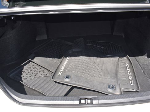 Used 2019 Toyota Camry XLE image 31