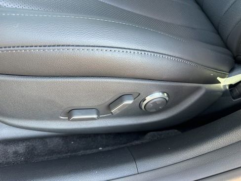 Used 2025 Genesis G80 2.5T image 31