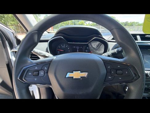 Used 2021 Chevrolet TrailBlazer LT w/ Convenience Package FWD image 12