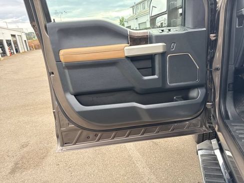 Used 2022 Ford F350 Lariat AWD/4WD image 17