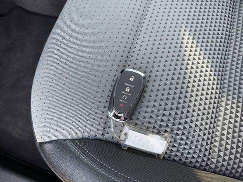 Used 2025 Chevrolet Trax LT image 22