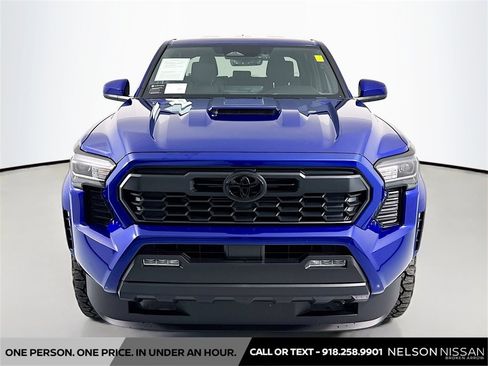 Used 2024 Toyota Tacoma TRD Sport image 2