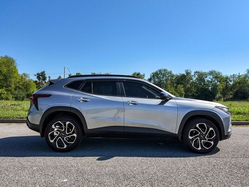 Used 2024 Chevrolet Trax RS w/ Driver Confidence Package image 34