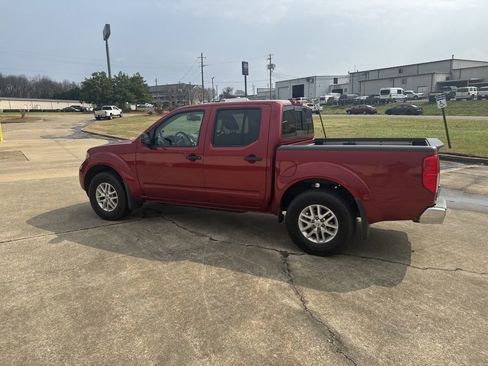 Used 2019 Nissan Frontier SV w/ Value Truck Package image 11