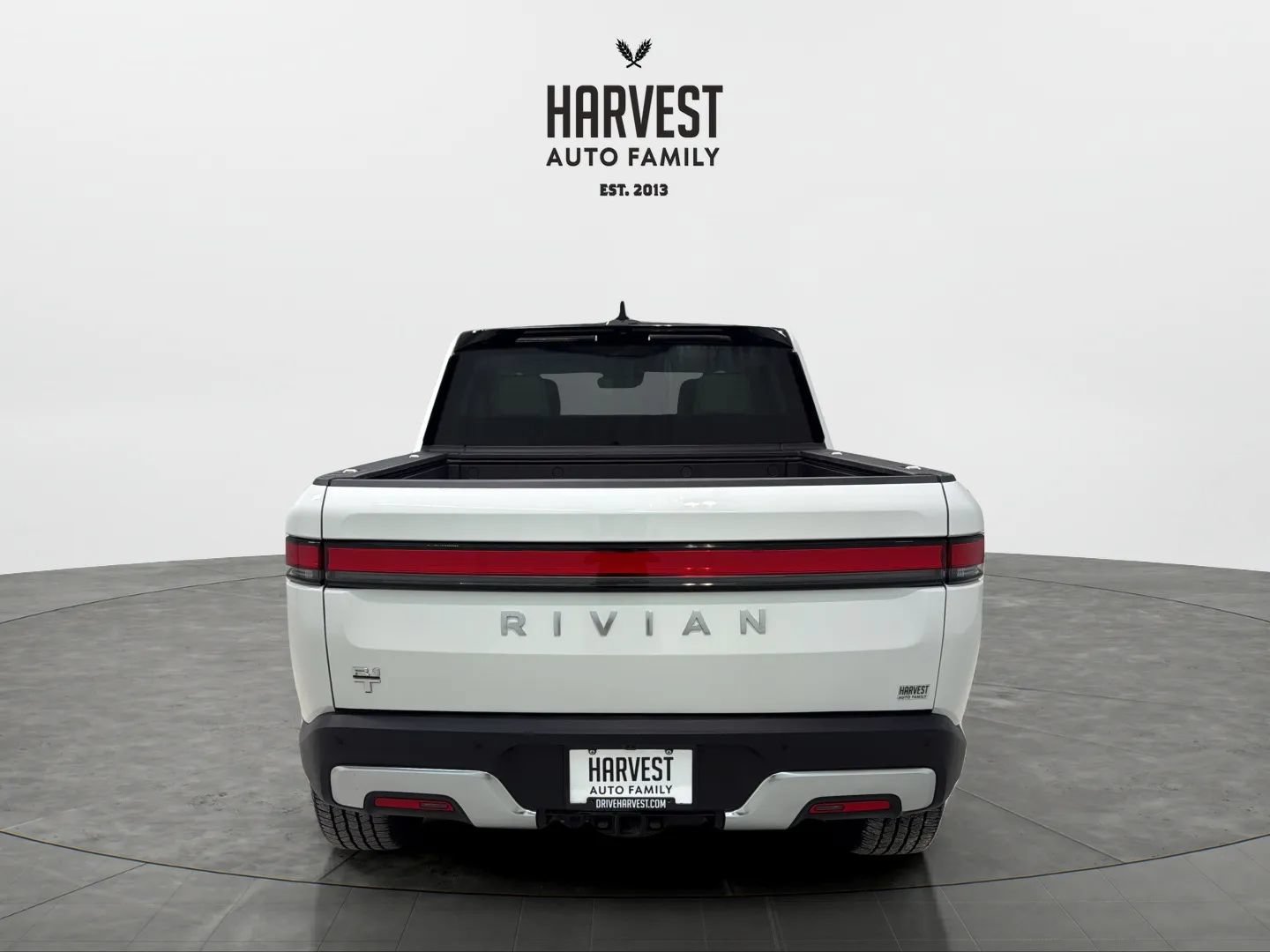 Used 2024 Rivian R1T Adventure Dual AWD/4WD image 5