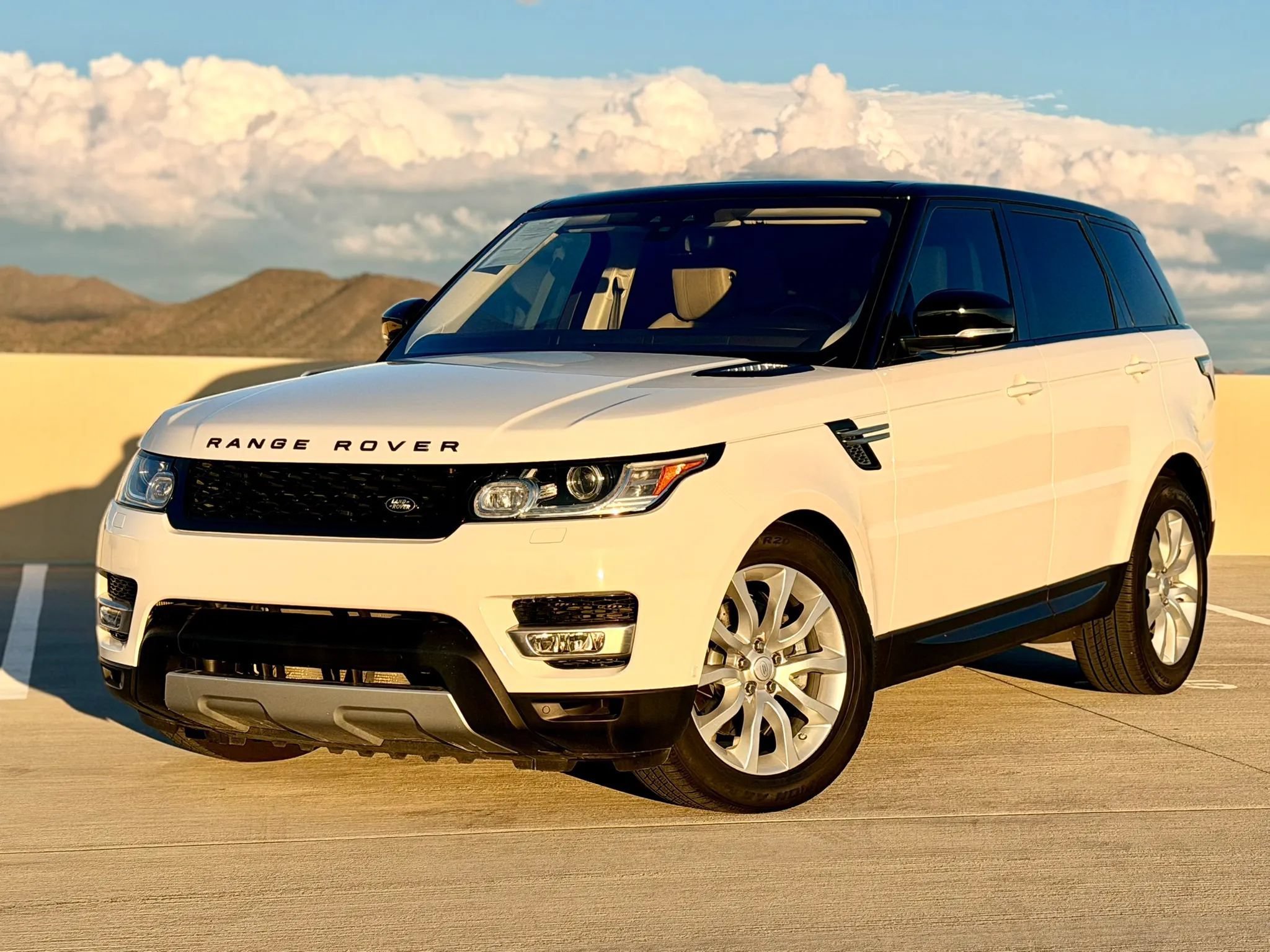 Used 2017 Land Rover Range Rover Sport HSE AWD/4WD image 13