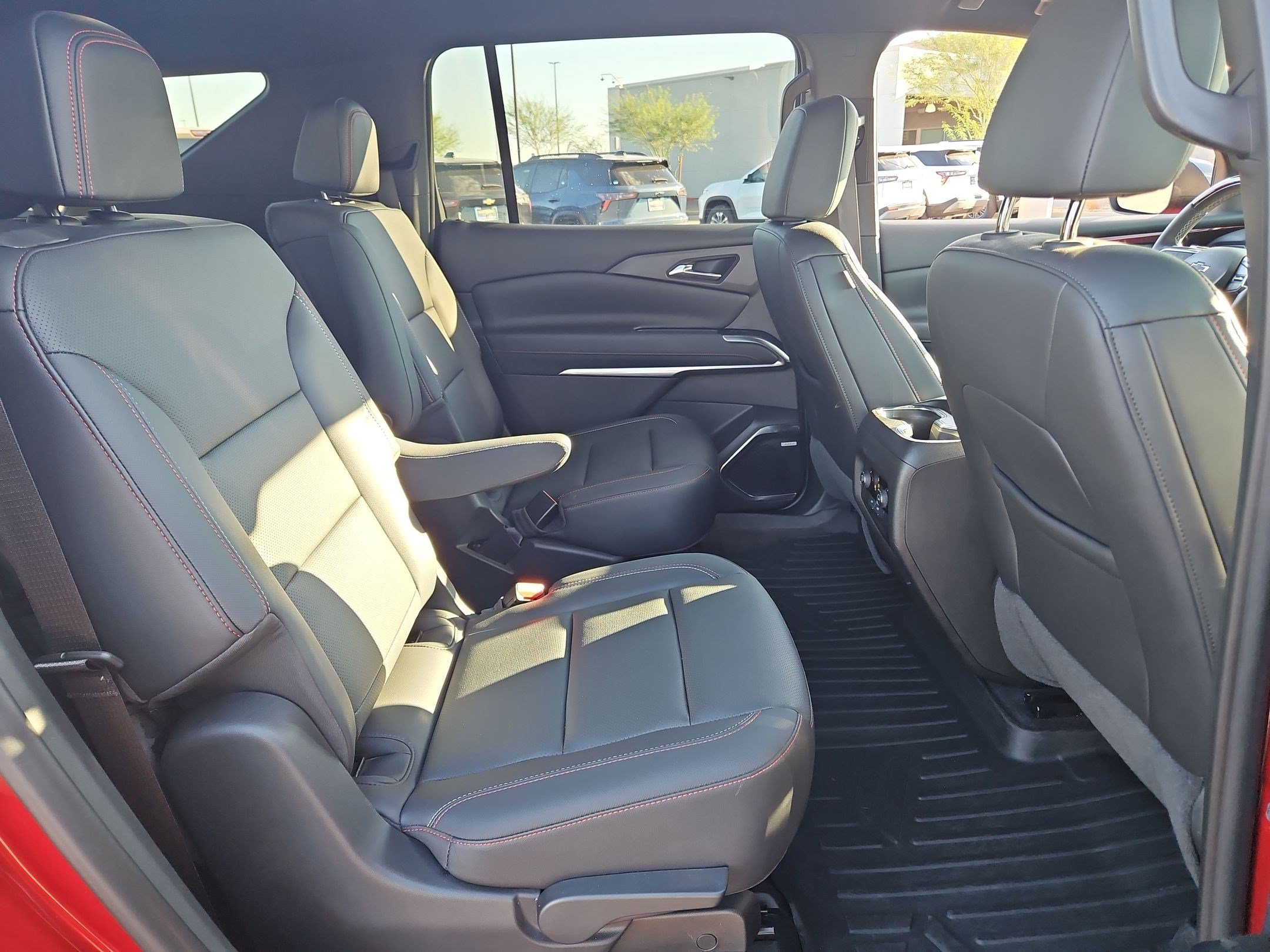 Used 2024 Chevrolet Traverse Z71 w/ Enhanced Driving Package AWD/4WD image 28