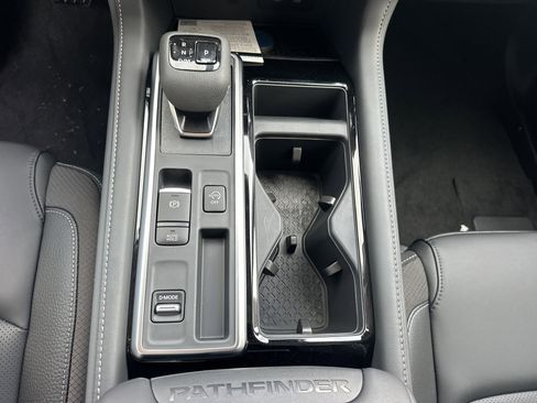 New 2026 Nissan Pathfinder SL FWD image 15