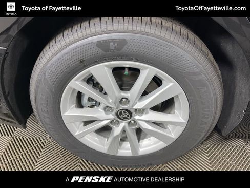 Used 2026 Toyota Camry LE w/ Convenience Package FWD image 12