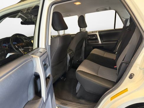 Certified 2016 Toyota 4Runner SR5 AWD/4WD image 16