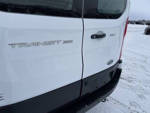 Used 2022 Ford Transit 350 XLT image 27