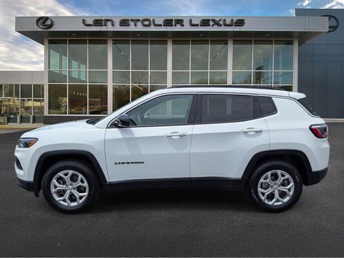 Used 2024 Jeep Compass Latitude AWD/4WD image 6