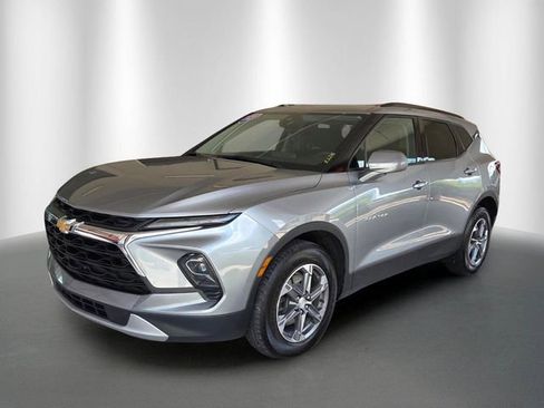 Used 2023 Chevrolet Blazer LT w/ Convenience Package FWD image 2