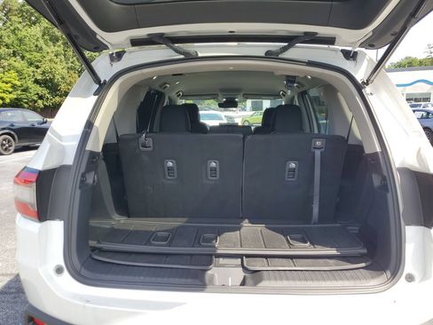 Used 2025 Honda Pilot EX-L image 8
