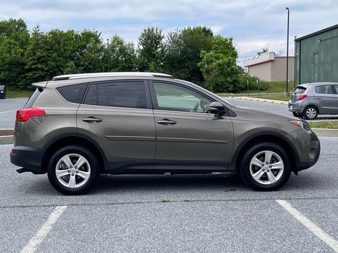 Used 2014 Toyota RAV4 XLE AWD/4WD image 8