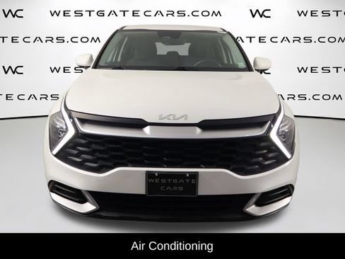 Used 2023 Kia Sportage LX FWD image 2