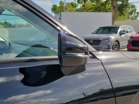 Certified 2025 Honda HR-V EX-L image 8