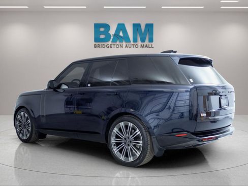 Used 2023 Land Rover Range Rover SE AWD/4WD image 5