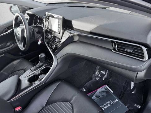 Used 2024 Toyota Camry SE image 20