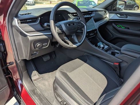 New 2025 Jeep Grand Cherokee 4WD image 11