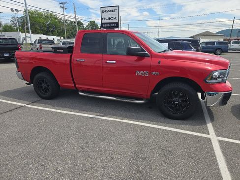 Used 2015 RAM 1500 Classic SLT AWD/4WD image 4