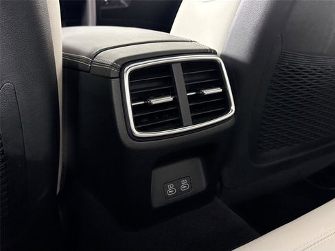 Used 2025 Genesis G70 3.3T Advanced image 37