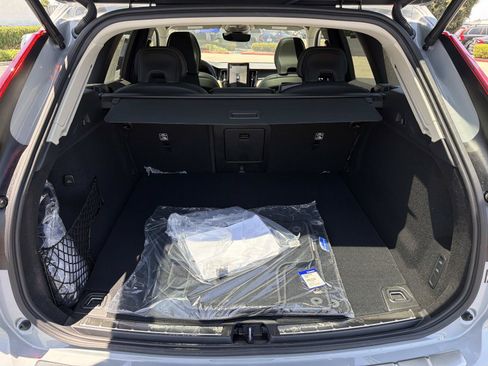 New 2026 Volvo XC60 T8 Ultra w/ Climate Package AWD/4WD image 18