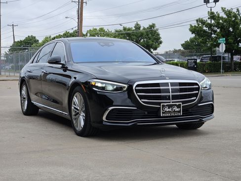 Used 2021 Mercedes-Benz S 580 4MATIC Sedan image 2