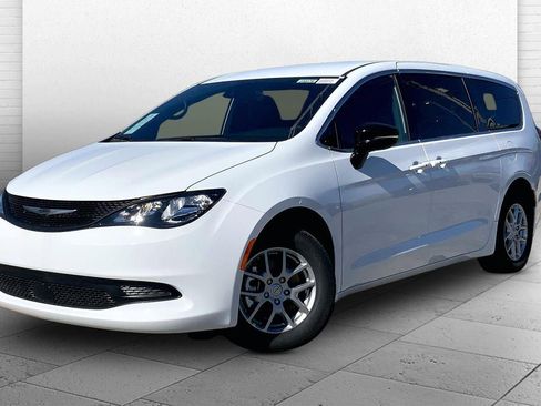 New 2026 Chrysler Voyager LX image 2