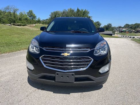 Used 2017 Chevrolet Equinox LT FWD image 2