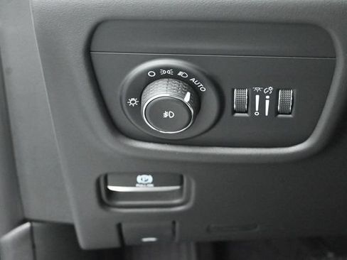 Used 2023 Jeep Grand Cherokee L Summit AWD/4WD image 11