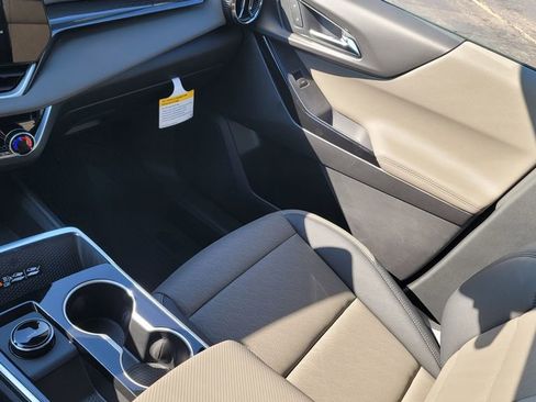 New 2026 Chevrolet Equinox LT w/ Convenience Package II FWD image 23
