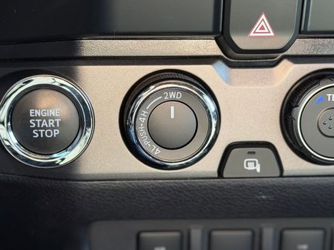 Used 2023 Toyota Tacoma TRD Off-Road image 12