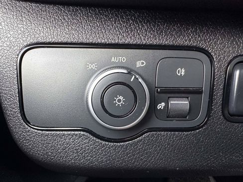 Used 2025 Mercedes-Benz Sprinter 2500 image 17