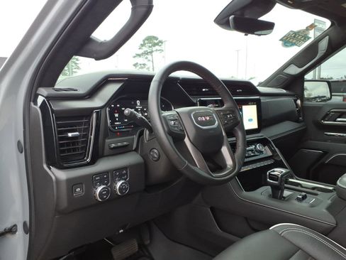 Used 2025 GMC Sierra 1500 AT4X image 8