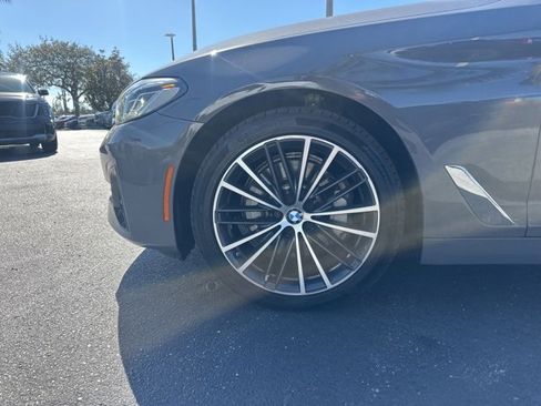 Used 2022 BMW 530i xDrive w/ Premium Package image 13