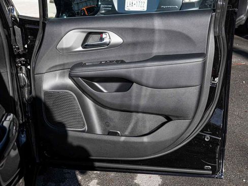 New 2026 Chrysler Voyager LX image 13