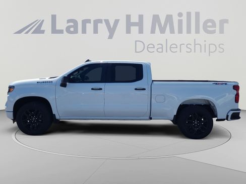 Used 2026 Chevrolet Silverado 1500 Custom w/ LPO, Dark Essentials Package AWD/4WD image 2