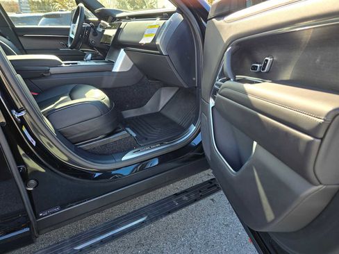 New 2025 Land Rover Range Rover SE image 10