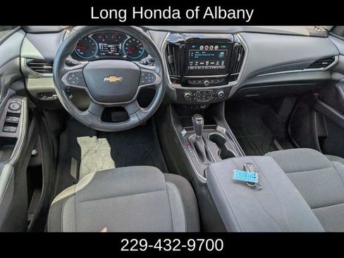 Used 2018 Chevrolet Traverse LT FWD image 18