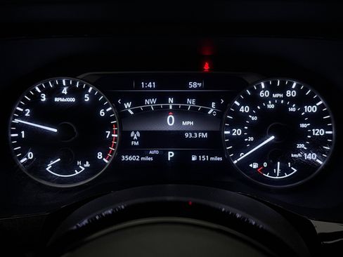 Used 2023 Nissan Pathfinder SL AWD/4WD image 13