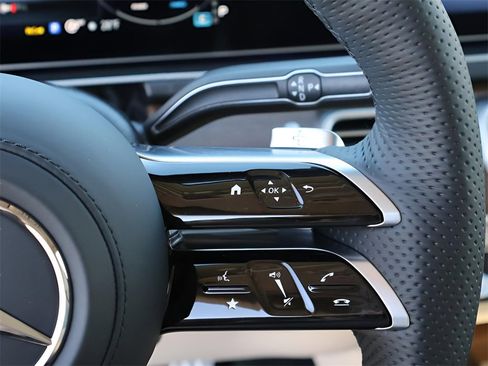 New 2026 Mercedes-Benz GLS 450 4MATIC image 35