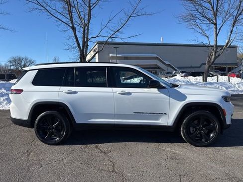 Certified 2023 Jeep Grand Cherokee L Laredo image 14