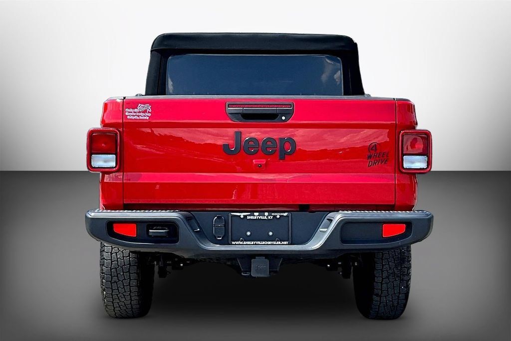Used 2022 Jeep Gladiator Sport AWD/4WD image 5