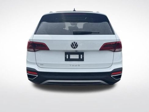 Used 2023 Volkswagen Taos SE FWD image 6
