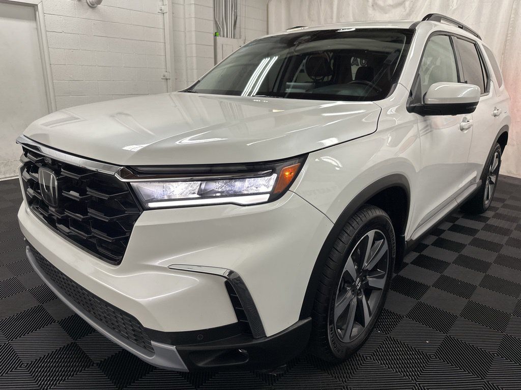 Used 2024 Honda Pilot Elite image 4