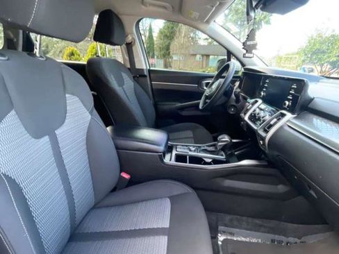 Used 2021 Kia Sorento LX AWD/4WD image 10