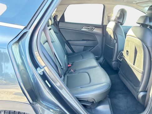 Used 2023 Kia Sportage EX FWD image 13