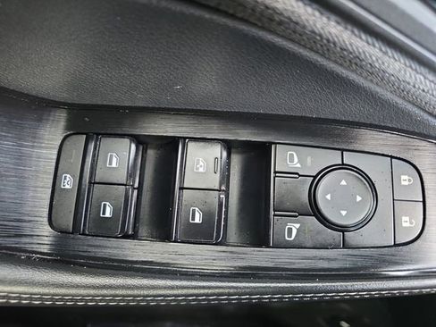 Used 2022 Nissan Rogue SV FWD image 28